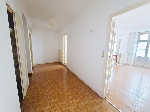 Maison à rénover A VENDRE, Centre historique Ancenis, rue calme, fort potentiel