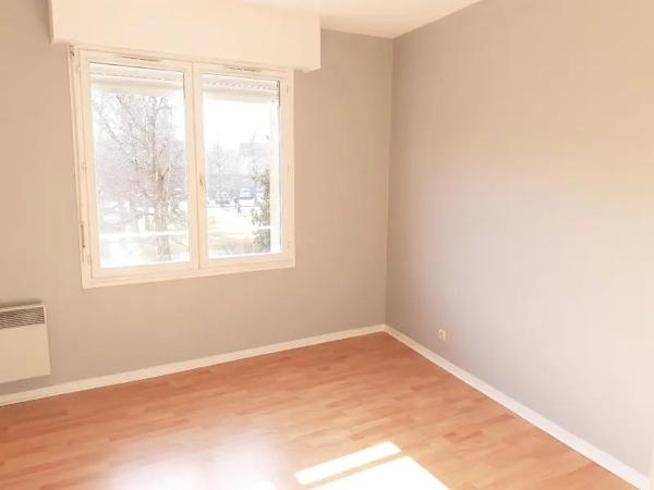 Appartement à louer 3 pièces 65.34m² Lille (59800)