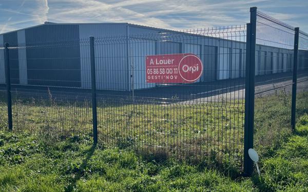 Stationnement à louer    60 m2 Le Gua