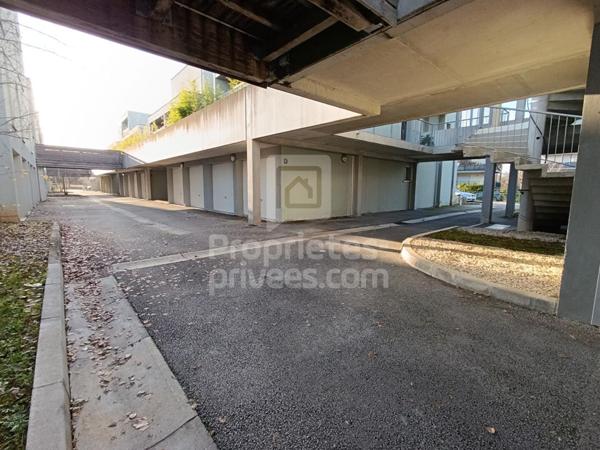 BESANCON ? Quartier Les Hauts du Chazal- Appartement T2 récent avec terrasse et garage