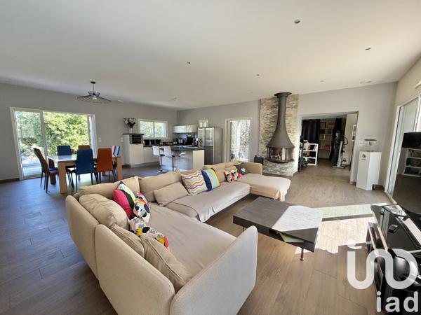 Maison à vendre 5 pièces 184 m² Nîmes-Saint-Césaire