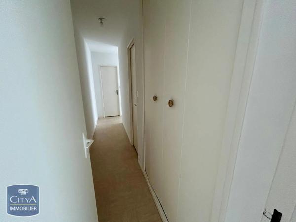 Appartement à louer 2 pièces 52.1m² Alençon (61000)