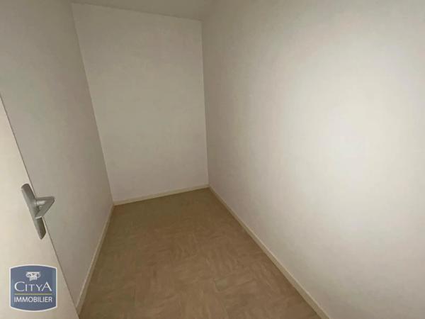 Appartement à louer 2 pièces 52.1m² Alençon (61000)