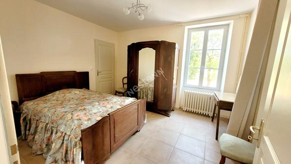 Maison isolée : terrain et dépendances