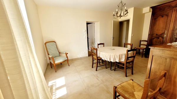 Maison isolée : terrain et dépendances