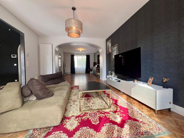 Magnifique maison de ville - 3 Chambres Potentiellement 4 avec Garage