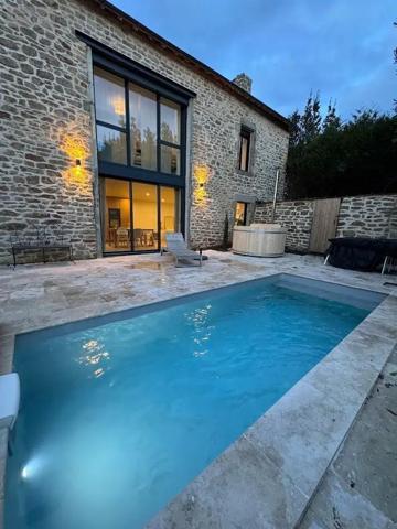 Maison à vendre à Ploemeur dans le Morbihan (56270), ref : 56082-1556   
Bourg