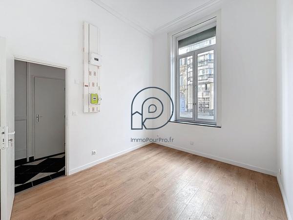 Lille Centre – Bureau rénové 16,45 m² en RDC