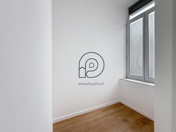 Lille Centre – Bureau rénové 16,45 m² en RDC