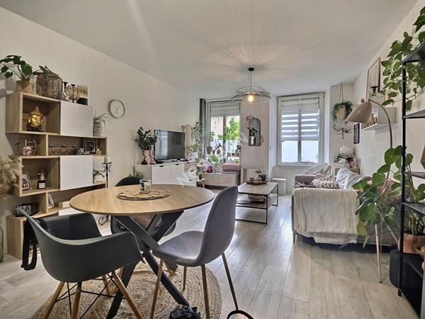 Spécial investisseur : Immeuble Boulay -194m2 - 3 appartements loués