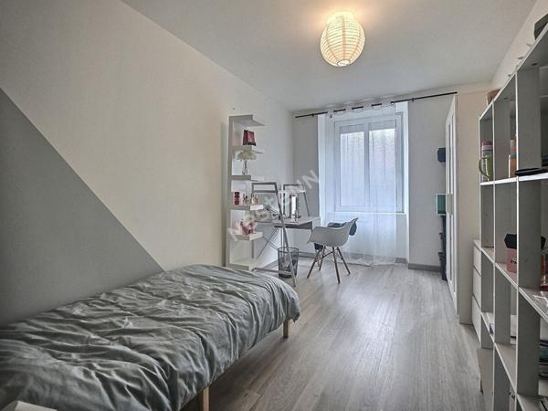 Spécial investisseur : Immeuble Boulay -194m2 - 3 appartements loués