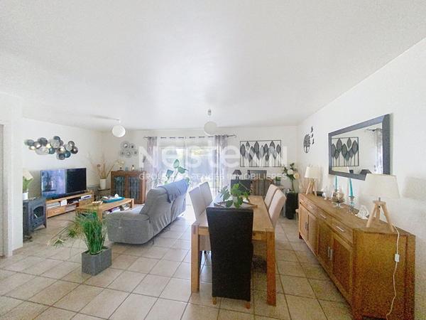 Maison A vendre Champagnes Les Marais- 4 chambres- garage -jardin clos