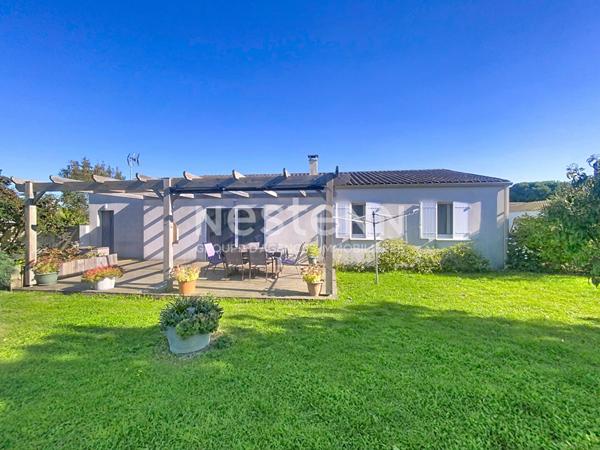 Maison A vendre Champagnes Les Marais- 4 chambres- garage -jardin clos