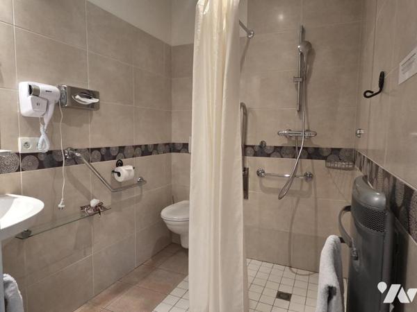Ensemble immobilier avec chambres d'hôtes