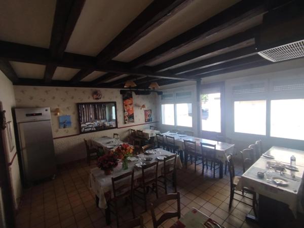 Mur et fonds de commerce de Bar restaurant à vendre SAINT NAZAIRE (44)
