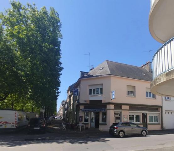Mur et fonds de commerce de Bar restaurant à vendre SAINT NAZAIRE (44)