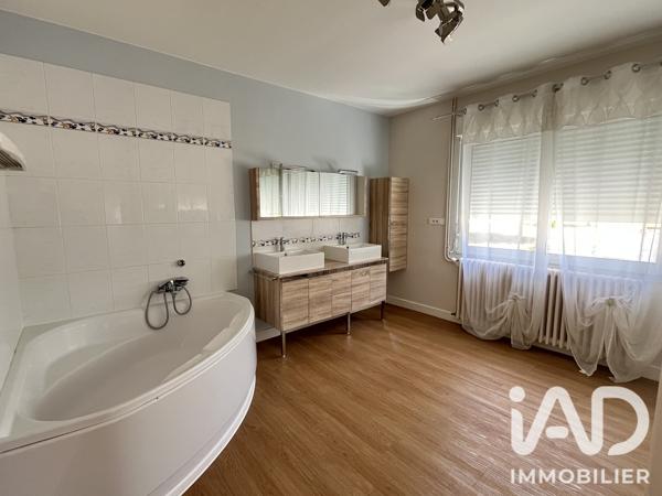 Maison à vendre 9 pièces 276 m² Montmorillon