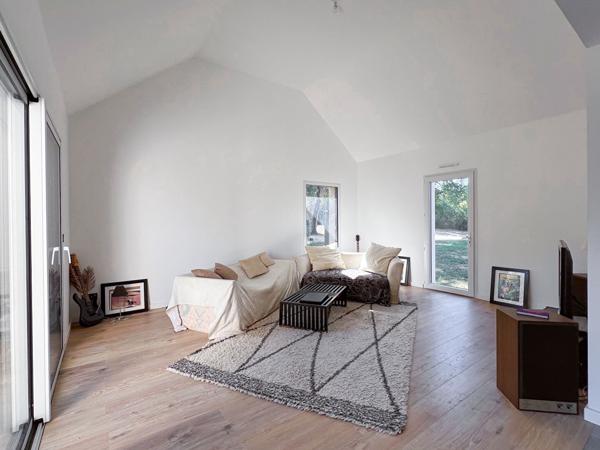 Maison contemporaine de 7 pièces d'environ 165 m² avec un terrain 1200 m² Les Garennes Sur Loire  à seulement 10 minutes au sud d'Angers