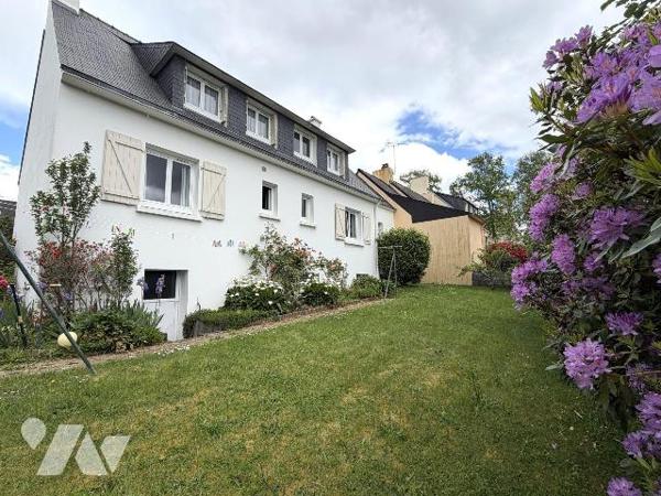 A Vendre à Quimper, dans le quartier d'Ergué-Armel , en impasse, belle maison traditionnelle de...