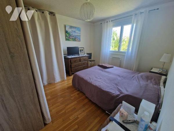 A Vendre à Quimper, dans le quartier d'Ergué-Armel , en impasse, belle maison traditionnelle de...