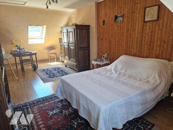 A Vendre à Quimper, dans le quartier d'Ergué-Armel , en impasse, belle maison traditionnelle de...