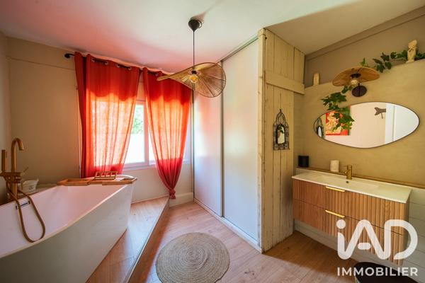 Maison à vendre 8 pièces 236 m² Vias