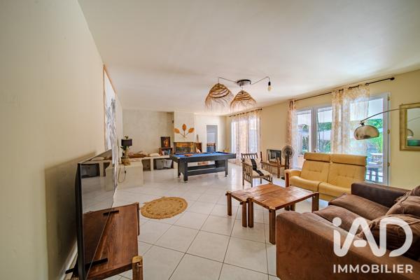 Maison à vendre 8 pièces 236 m² Vias
