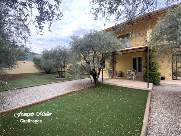 Appartement T4 96 m2 avec jardin au rez-de-chaussée d'une villa