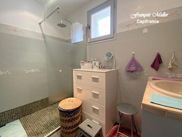 Appartement T4 96 m2 avec jardin au rez-de-chaussée d'une villa