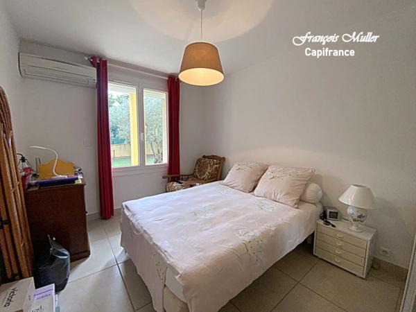 Appartement T4 96 m2 avec jardin au rez-de-chaussée d'une villa