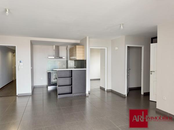 Bel appartement F3 Rampes de St François vue Océan