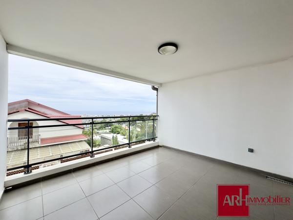 Bel appartement F3 Rampes de St François vue Océan
