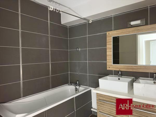 Bel appartement F3 Rampes de St François vue Océan