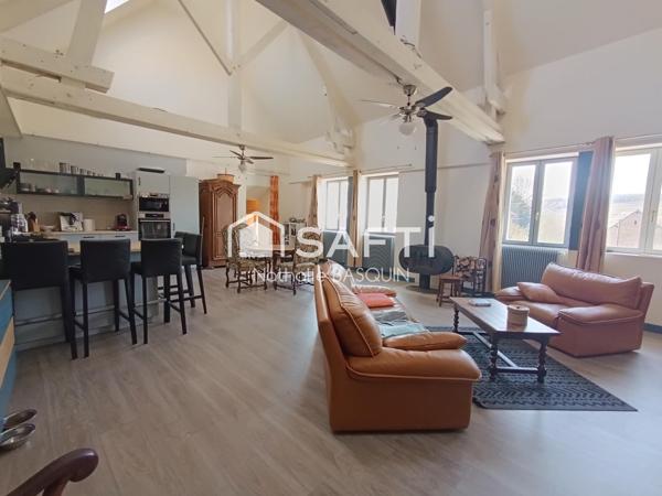 Buxy, jolie maison en pierre  au calme avec vue