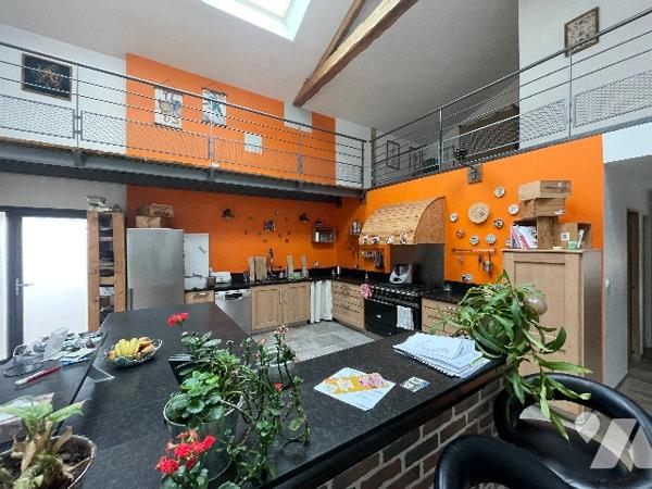 À VENDRE – Propriété en pierre rénovée – 195 m² habitables – Terrain > 1 hectare