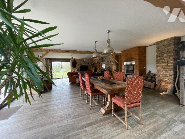 À VENDRE – Propriété en pierre rénovée – 195 m² habitables – Terrain > 1 hectare