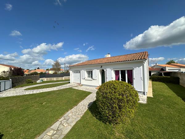 Maison plain pied 89m² à vendre proche centre-ville AIZENAY