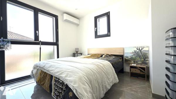 LE MUY - Villa récente aux volumes généreux et à l’architecture fonctionnelle