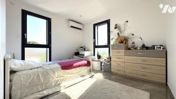 LE MUY - Villa récente aux volumes généreux et à l’architecture fonctionnelle