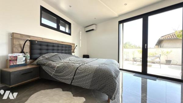 LE MUY - Villa récente aux volumes généreux et à l’architecture fonctionnelle