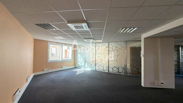 À LOUER : PLATEAU DE BUREAUX DE 695 M² DIVISIBLE À PARTIR DE 286 M² - 10 STATIONNEMENTS - GARE NORD LE MANS