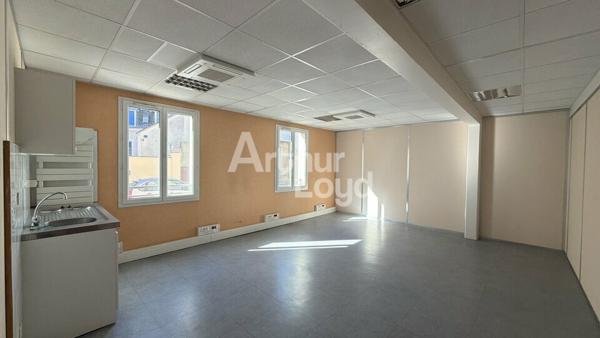 À LOUER : PLATEAU DE BUREAUX DE 695 M² DIVISIBLE À PARTIR DE 286 M² - 10 STATIONNEMENTS - GARE NORD LE MANS
