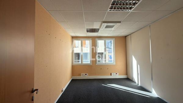 À LOUER : PLATEAU DE BUREAUX DE 695 M² DIVISIBLE À PARTIR DE 286 M² - 10 STATIONNEMENTS - GARE NORD LE MANS
