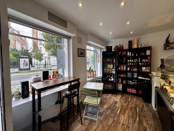 Fonds De Commerce
        
        - 70 m² Exclusivité 165 000 € *