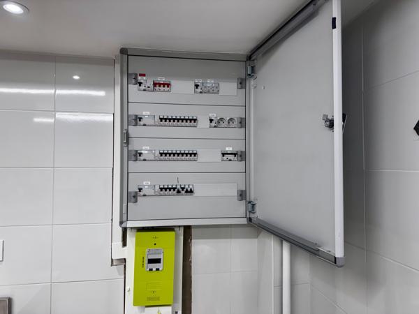 Fonds De Commerce
        
        - 70 m² Exclusivité 165 000 € *