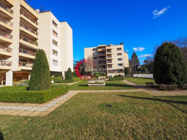 3 P 86 m² + loggias au calme avec vue proche village.