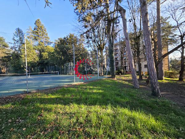 3 P 86 m² + loggias au calme avec vue proche village.