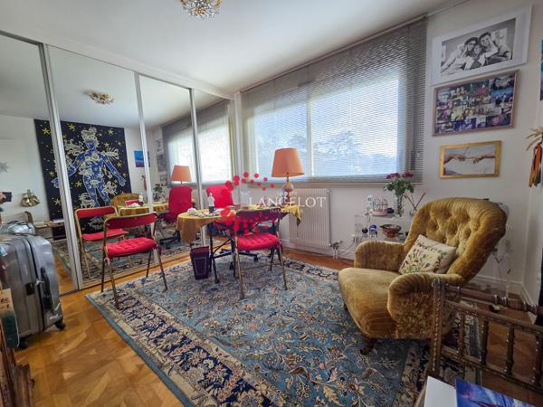 3 P 86 m² + loggias au calme avec vue proche village.