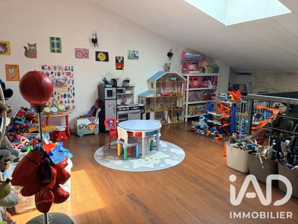 Maison à vendre 10 pièces 264 m² Hiersac