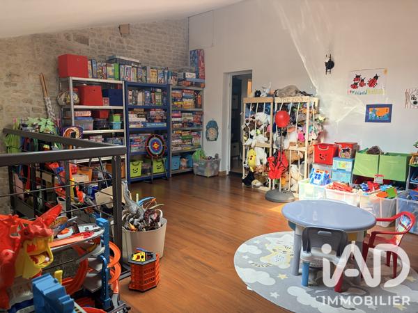 Maison à vendre 10 pièces 264 m² Hiersac